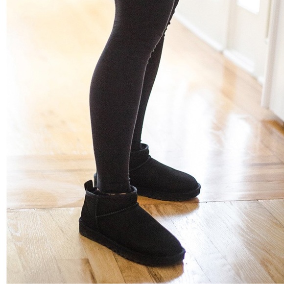 UGG Ultra Mini Classic Boot Black Size 10 US - Picture 5 of 12